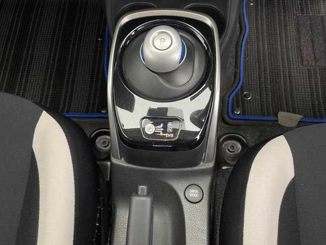 日産 ノート e－パワー X 長野県 2017(平29)年 6.2万km インペリアルアンバーP 社外ナビ　CN-RE03WD/(フルセグ/Bluetooth/CD/DVD)/360°カメラ/ETC/インテリジェントルームミラー/衝突軽減ブレーキ/レーンキープアシスト/コーナーセンサー/社外AWスタッドレス4本/ヘッドライトレベライザー/プッシュスタート/スマートキー/スペアキー