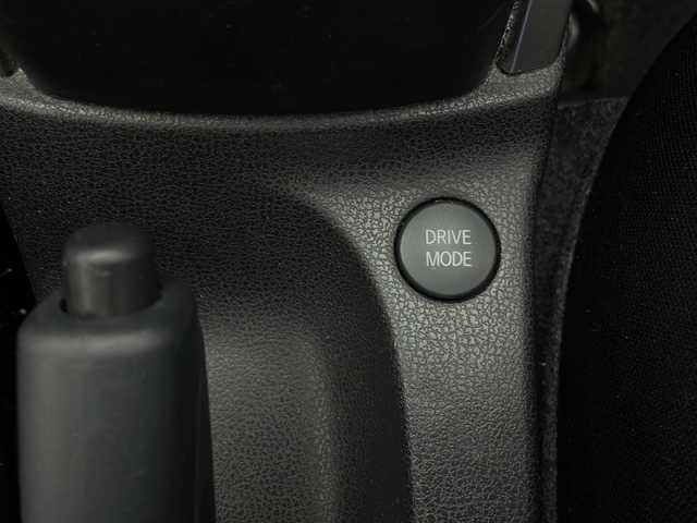 日産 ノート e－パワー X 長野県 2017(平29)年 6.2万km インペリアルアンバーP 社外ナビ　CN-RE03WD/(フルセグ/Bluetooth/CD/DVD)/360°カメラ/ETC/インテリジェントルームミラー/衝突軽減ブレーキ/レーンキープアシスト/コーナーセンサー/社外AWスタッドレス4本/ヘッドライトレベライザー/プッシュスタート/スマートキー/スペアキー