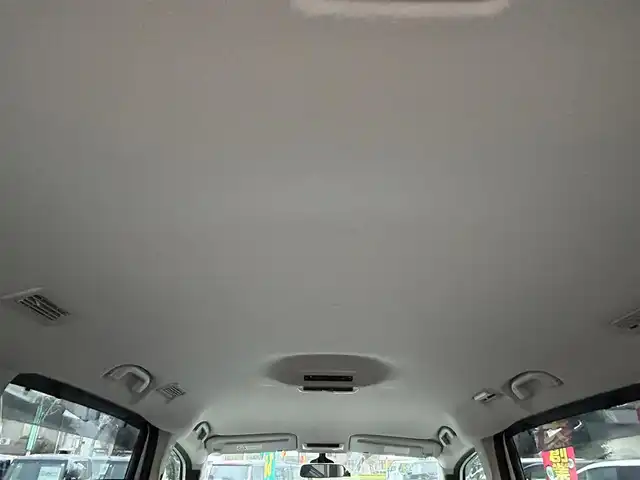 日産 セレナ e－パワー ハイウェイスター V 静岡県 2020(令2)年 6.1万km ブリリアントホワイトパール 純正10インチナビ（CD/DVD/BT/フルセグ）/全方位カメラ/保証書/取扱説明書/Wオートエアコン/クルーズコントロール/スマートキー/スペアキー１本/エンジンスタートボタン/パワーウィンドウ/パワーステアリング/純正ETC2.0/ドライブレコーダー/三列シート/ウォークスルー/純正フロアマット/両側パワースライドドア/純正15インチアルミホイール/ABS/横滑り防止装置/コーナーセンサー前後/オートライト/LEDヘッドライト/W+サイドエアバッグ/衝突軽減システム