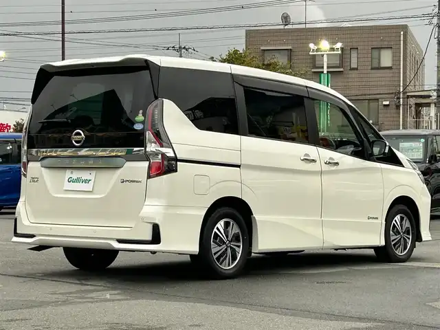 日産 セレナ e－パワー ハイウェイスター V 静岡県 2020(令2)年 6.1万km ブリリアントホワイトパール 純正10インチナビ（CD/DVD/BT/フルセグ）/全方位カメラ/保証書/取扱説明書/Wオートエアコン/クルーズコントロール/スマートキー/スペアキー１本/エンジンスタートボタン/パワーウィンドウ/パワーステアリング/純正ETC2.0/ドライブレコーダー/三列シート/ウォークスルー/純正フロアマット/両側パワースライドドア/純正15インチアルミホイール/ABS/横滑り防止装置/コーナーセンサー前後/オートライト/LEDヘッドライト/W+サイドエアバッグ/衝突軽減システム