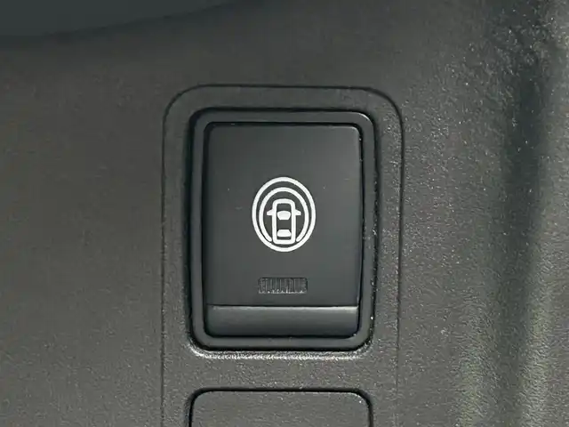 日産 セレナ e－パワー ハイウェイスター V 静岡県 2020(令2)年 6.1万km ブリリアントホワイトパール 純正10インチナビ（CD/DVD/BT/フルセグ）/全方位カメラ/保証書/取扱説明書/Wオートエアコン/クルーズコントロール/スマートキー/スペアキー１本/エンジンスタートボタン/パワーウィンドウ/パワーステアリング/純正ETC2.0/ドライブレコーダー/三列シート/ウォークスルー/純正フロアマット/両側パワースライドドア/純正15インチアルミホイール/ABS/横滑り防止装置/コーナーセンサー前後/オートライト/LEDヘッドライト/W+サイドエアバッグ/衝突軽減システム