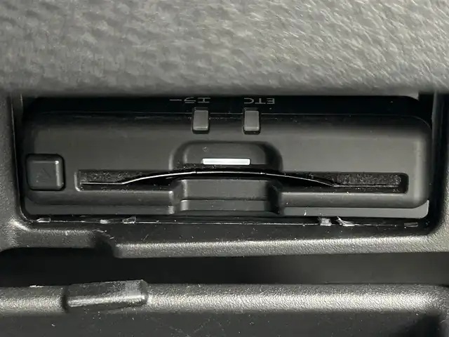 日産 セレナ e－パワー ハイウェイスター V 静岡県 2020(令2)年 6.1万km ブリリアントホワイトパール 純正10インチナビ（CD/DVD/BT/フルセグ）/全方位カメラ/保証書/取扱説明書/Wオートエアコン/クルーズコントロール/スマートキー/スペアキー１本/エンジンスタートボタン/パワーウィンドウ/パワーステアリング/純正ETC2.0/ドライブレコーダー/三列シート/ウォークスルー/純正フロアマット/両側パワースライドドア/純正15インチアルミホイール/ABS/横滑り防止装置/コーナーセンサー前後/オートライト/LEDヘッドライト/W+サイドエアバッグ/衝突軽減システム