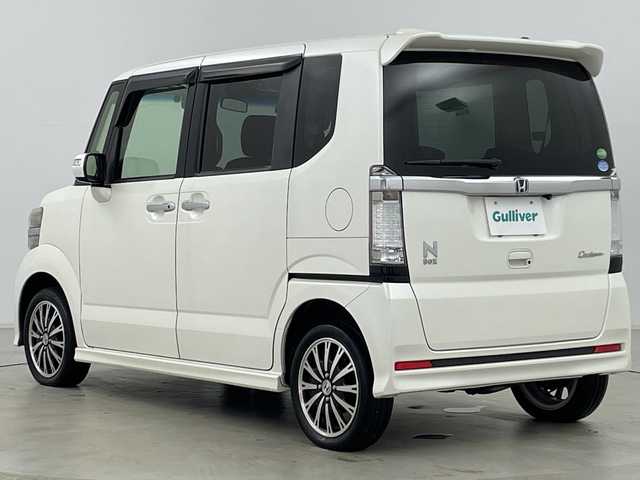 ホンダ Ｎ ＢＯＸ カスタム ターボ SSパッケージ 道央・札幌 2014(平26)年 4.9万km プレミアムホワイトパール ・純正ナビ&CD&DVD&BT&SD&TV/・両側パワースライドドア/・バックカメラ/・クルーズコントロール/・横滑り防止装置/・アイドリングストップ/・前席シートヒーター/・パドルシフト/・ドアミラーヒーター/・純正フロアマット/・ステアリングスイッチ/・ドアバイザー/・プッシュスタート/・HIDヘッドライト/・フォグランプ/・オートライト/・スマートキー