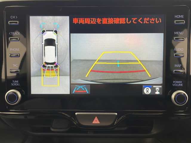 トヨタ ヤリスクロス ハイブリッド Z 秋田県 2023(令5)年 1.8万km プラチナホワイトパールマイカ 4WD/純正ナビ　/フルセグTV/CD/DVD/AM/FM/Bluetooth/衝突被害軽減防止ブレーキ　/ブラインドスポットモニター/ヘッドアップディスプレイ/レーダークルーズコントロール/レーンキープアシスト/横滑り防止装置/ダウンヒルアシストコントロール/前後クリアランスソナー/全方位カメラ　/寒冷地仕様/ワイパーデアイサー/前席シートヒーター/ステアリングヒーター/パワーバックドア/運転席パワーシート/ビルトインETC2.0/前後純正ドライブレコーダー/AC100V/電動パーキング/オートブレーキホールド/LEDヘッドライト/フォグランプ/オートマチックハイビーム/ハーフレザーシート/純正アルミホイール/純正ドアバイザー/純正フロアマット