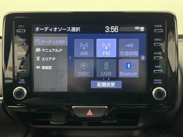 トヨタ ヤリスクロス ハイブリッド Z 秋田県 2023(令5)年 1.8万km プラチナホワイトパールマイカ 4WD/純正ナビ　/フルセグTV/CD/DVD/AM/FM/Bluetooth/衝突被害軽減防止ブレーキ　/ブラインドスポットモニター/ヘッドアップディスプレイ/レーダークルーズコントロール/レーンキープアシスト/横滑り防止装置/ダウンヒルアシストコントロール/前後クリアランスソナー/全方位カメラ　/寒冷地仕様/ワイパーデアイサー/前席シートヒーター/ステアリングヒーター/パワーバックドア/運転席パワーシート/ビルトインETC2.0/前後純正ドライブレコーダー/AC100V/電動パーキング/オートブレーキホールド/LEDヘッドライト/フォグランプ/オートマチックハイビーム/ハーフレザーシート/純正アルミホイール/純正ドアバイザー/純正フロアマット