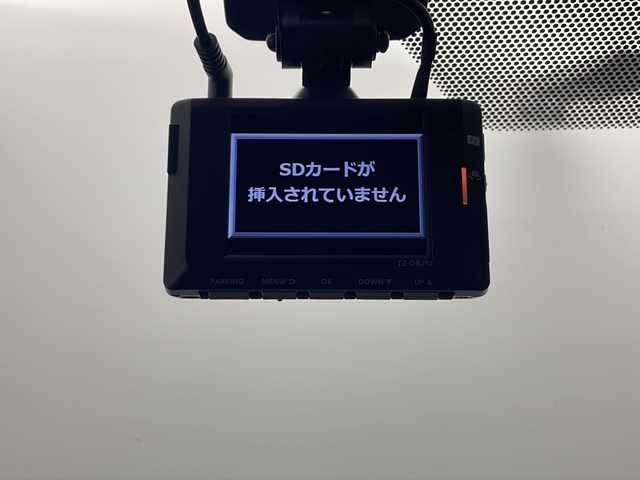 トヨタ ヤリスクロス ハイブリッド Z 秋田県 2023(令5)年 1.8万km プラチナホワイトパールマイカ 4WD/純正ナビ　/フルセグTV/CD/DVD/AM/FM/Bluetooth/衝突被害軽減防止ブレーキ　/ブラインドスポットモニター/ヘッドアップディスプレイ/レーダークルーズコントロール/レーンキープアシスト/横滑り防止装置/ダウンヒルアシストコントロール/前後クリアランスソナー/全方位カメラ　/寒冷地仕様/ワイパーデアイサー/前席シートヒーター/ステアリングヒーター/パワーバックドア/運転席パワーシート/ビルトインETC2.0/前後純正ドライブレコーダー/AC100V/電動パーキング/オートブレーキホールド/LEDヘッドライト/フォグランプ/オートマチックハイビーム/ハーフレザーシート/純正アルミホイール/純正ドアバイザー/純正フロアマット