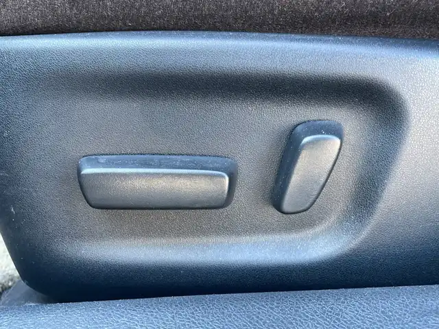 トヨタ クラウン ハイブリッド ロイヤルサルーン Four 石川県 2014(平26)年 14.4万km 黒 ４WD/純正メーカーナビ/フルセグTV/全方位カメラ/LEDヘッドライト/ETC/クルーズコントロール/スマートキー/プッシュスタート/電動ミラー/パワーシート/オートライト