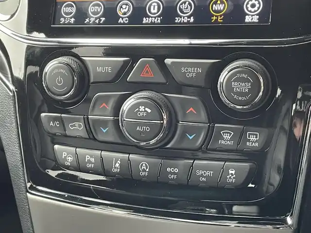 クライスラー・ジープ ジープ グランドチェロキー LTD 岐阜県 2021(令3)年 3.5万km 黒 純正ナビゲーション/Bluetooth/USB/Apple CarPlay/Android Auto/アルパイン製プレミアムサウンドシステム/アルパインフリップダウンモニター/社外DVDプレーヤー/アダプティブクルーズコントロール/前面衝突警報/車線逸脱警報プラス/ブラインドスポットモニター /ParkSense縦列、並列パークアシスト/セレクテレインシステム/クォドラリフトエアサスペンション/クォドラトラックII/バイキセノンヘッドライト/ベンチレーテッドフロントシート/フロント8ウェイパワーシート（運転席メモリー機能付）