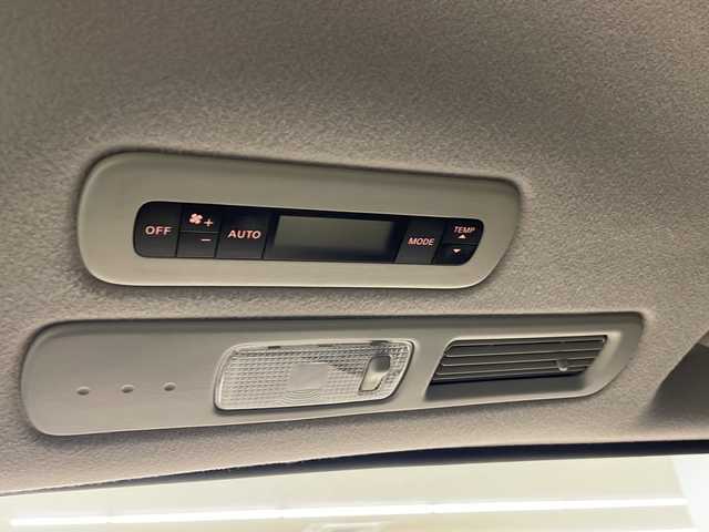 日産 セレナ 20X 道央・札幌 2013(平25)年 10.6万km ブリリアントシルバー ・４WD/・横滑り防止装置/・バックカメラ/・純正ナビ/・フルセグTV/・Bluetooth/・片側パワースライドドア/・クルーズコントロール/・ETC/・電動格納ミラー/・スマートキー/・スペアキー/・autoライト/・後席エアコン/・積込純正AW/・積込スタッドレス