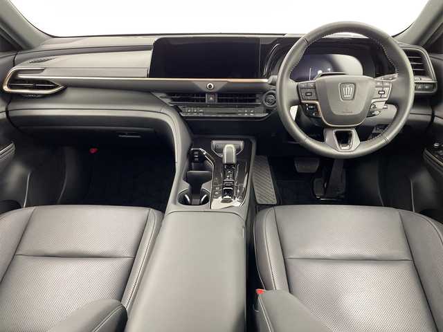 トヨタ クラウン スポーツ Z 鹿児島県 2024(令6)年 2.2万km 黒 ・メーカーナビ/BT/USB/フルセグ/miracast/・パノラミックビューモニター/・ビルトインETC2.0/・デジタルインナーミラー/・ワイヤレス充電/・AC100V/1500W/・トヨタセーフティセンス/・レーダークルーズコントロール/・オートハイビーム/・クリアランスソナー/・プリクラッシュセーフティ/・レーンディパーチャーアラート/・ブラインドスポットモニター/・ヘッドアップディスプレイ/・プロアクティブドライビングアシスト/・リアクロストラフィックアラート/・パーキングブレーキサポート/・安全降車アシスト/・レザーシート/・前席シートヒーター/・前席シートベンチレーション/・LEDヘッドライト/・フォグライト/・オートライト/・プッシュスタート/・スマートキー/・フロアマット