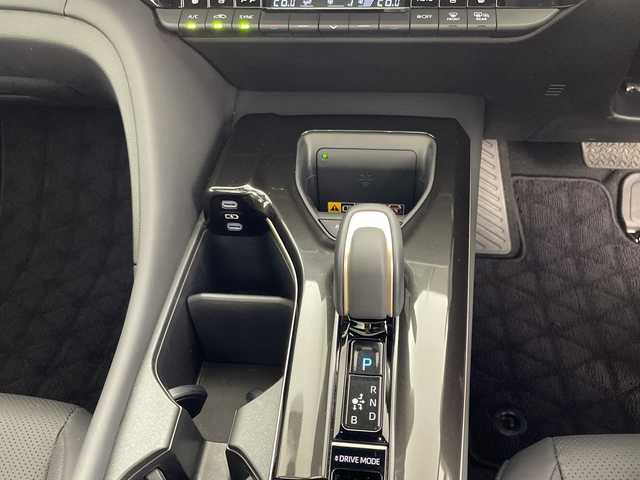 トヨタ クラウン スポーツ Z 鹿児島県 2024(令6)年 2.2万km 黒 ・メーカーナビ/BT/USB/フルセグ/miracast/・パノラミックビューモニター/・ビルトインETC2.0/・デジタルインナーミラー/・ワイヤレス充電/・AC100V/1500W/・トヨタセーフティセンス/・レーダークルーズコントロール/・オートハイビーム/・クリアランスソナー/・プリクラッシュセーフティ/・レーンディパーチャーアラート/・ブラインドスポットモニター/・ヘッドアップディスプレイ/・プロアクティブドライビングアシスト/・リアクロストラフィックアラート/・パーキングブレーキサポート/・安全降車アシスト/・レザーシート/・前席シートヒーター/・前席シートベンチレーション/・LEDヘッドライト/・フォグライト/・オートライト/・プッシュスタート/・スマートキー/・フロアマット