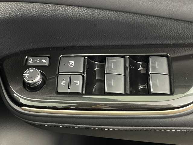 トヨタ クラウン スポーツ Z 鹿児島県 2024(令6)年 2.2万km 黒 ・メーカーナビ/BT/USB/フルセグ/miracast/・パノラミックビューモニター/・ビルトインETC2.0/・デジタルインナーミラー/・ワイヤレス充電/・AC100V/1500W/・トヨタセーフティセンス/・レーダークルーズコントロール/・オートハイビーム/・クリアランスソナー/・プリクラッシュセーフティ/・レーンディパーチャーアラート/・ブラインドスポットモニター/・ヘッドアップディスプレイ/・プロアクティブドライビングアシスト/・リアクロストラフィックアラート/・パーキングブレーキサポート/・安全降車アシスト/・レザーシート/・前席シートヒーター/・前席シートベンチレーション/・LEDヘッドライト/・フォグライト/・オートライト/・プッシュスタート/・スマートキー/・フロアマット