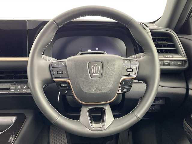 トヨタ クラウン スポーツ Z 鹿児島県 2024(令6)年 2.2万km 黒 ・メーカーナビ/BT/USB/フルセグ/miracast/・パノラミックビューモニター/・ビルトインETC2.0/・デジタルインナーミラー/・ワイヤレス充電/・AC100V/1500W/・トヨタセーフティセンス/・レーダークルーズコントロール/・オートハイビーム/・クリアランスソナー/・プリクラッシュセーフティ/・レーンディパーチャーアラート/・ブラインドスポットモニター/・ヘッドアップディスプレイ/・プロアクティブドライビングアシスト/・リアクロストラフィックアラート/・パーキングブレーキサポート/・安全降車アシスト/・レザーシート/・前席シートヒーター/・前席シートベンチレーション/・LEDヘッドライト/・フォグライト/・オートライト/・プッシュスタート/・スマートキー/・フロアマット