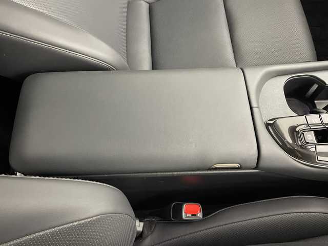 トヨタ クラウン スポーツ Z 鹿児島県 2024(令6)年 2.2万km 黒 ・メーカーナビ/BT/USB/フルセグ/miracast/・パノラミックビューモニター/・ビルトインETC2.0/・デジタルインナーミラー/・ワイヤレス充電/・AC100V/1500W/・トヨタセーフティセンス/・レーダークルーズコントロール/・オートハイビーム/・クリアランスソナー/・プリクラッシュセーフティ/・レーンディパーチャーアラート/・ブラインドスポットモニター/・ヘッドアップディスプレイ/・プロアクティブドライビングアシスト/・リアクロストラフィックアラート/・パーキングブレーキサポート/・安全降車アシスト/・レザーシート/・前席シートヒーター/・前席シートベンチレーション/・LEDヘッドライト/・フォグライト/・オートライト/・プッシュスタート/・スマートキー/・フロアマット