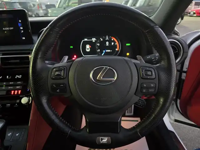 レクサス ＩＳ 300h Fスポーツ 鹿児島県 2021(令3)年 3.8万km ホワイトノーヴァガラスフレーク 純正リヤサイドスポイラー/マークレビンソン　/アダプティブクルーズコントロール　/ビルトインＥＴＣ２．０　/ドライブレコーダー　/純正ＳＤナビ　/Ｂｌｕｅｔｏｏｔｈオーディオ　/フルセグテレビ　/Ｄ＋Ｎ席パワーシート　/Ｄ＋Ｎ席シートヒーター/ステアリングヒーター/純正アルミホイール(19インチ)/プッシュスタート/スマートキー/横滑り防止装置/レーンキープアシスト/前後コーナーセンサー/エアバック(W+サイド)