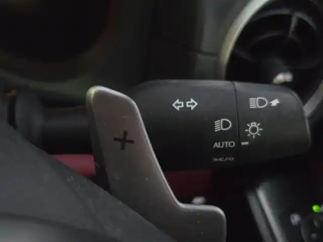 レクサス ＩＳ 300h Fスポーツ 鹿児島県 2021(令3)年 3.8万km ホワイトノーヴァガラスフレーク 純正リヤサイドスポイラー/マークレビンソン　/アダプティブクルーズコントロール　/ビルトインＥＴＣ２．０　/ドライブレコーダー　/純正ＳＤナビ　/Ｂｌｕｅｔｏｏｔｈオーディオ　/フルセグテレビ　/Ｄ＋Ｎ席パワーシート　/Ｄ＋Ｎ席シートヒーター/ステアリングヒーター/純正アルミホイール(19インチ)/プッシュスタート/スマートキー/横滑り防止装置/レーンキープアシスト/前後コーナーセンサー/エアバック(W+サイド)