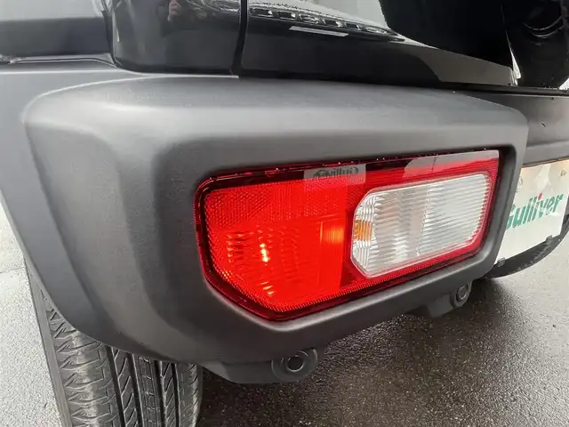 スズキ ジムニー ノマド FC 秋田県 2025(令7)年 0.1千km 黒 ４WD/衝突軽減システム/LEDヘッドライト/スズキ純正１５インチアルミ（夏タイヤ装着）/スマートキー/アイドリングストップ/プッシュスタート/コーナーセンサー/レーンキープアシスト/クルーズコントロール追従走行有/オートマチックハイビーム/ダウンヒルアシストコントロール/ヘッドライトウォッシャー/ステアリングスイッチ/前席シートヒーター/センターデフロック/背面タイヤ/純正フロアマット/オートライト/オートエアコン/パワーステアリング/パワーウィンドウ/ヘッドライトレベライザー/横滑り防止/盗難防止装置/寒冷地仕様/電動格納ウィンカーミラー/保証書/取扱説明書/記録簿/スペアキー×１