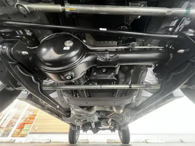 スズキ ジムニー ノマド FC 秋田県 2025(令7)年 0.1千km 黒 ４WD/衝突軽減システム/LEDヘッドライト/スズキ純正１５インチアルミ（夏タイヤ装着）/スマートキー/アイドリングストップ/プッシュスタート/コーナーセンサー/レーンキープアシスト/クルーズコントロール追従走行有/オートマチックハイビーム/ダウンヒルアシストコントロール/ヘッドライトウォッシャー/ステアリングスイッチ/前席シートヒーター/センターデフロック/背面タイヤ/純正フロアマット/オートライト/オートエアコン/パワーステアリング/パワーウィンドウ/ヘッドライトレベライザー/横滑り防止/盗難防止装置/寒冷地仕様/電動格納ウィンカーミラー/保証書/取扱説明書/記録簿/スペアキー×１