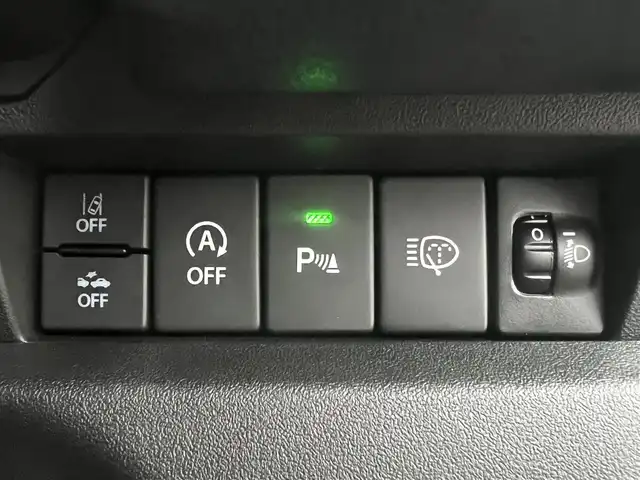 スズキ ジムニー ノマド FC 秋田県 2025(令7)年 0.1千km 黒 ４WD/衝突軽減システム/LEDヘッドライト/スズキ純正１５インチアルミ（夏タイヤ装着）/スマートキー/アイドリングストップ/プッシュスタート/コーナーセンサー/レーンキープアシスト/クルーズコントロール追従走行有/オートマチックハイビーム/ダウンヒルアシストコントロール/ヘッドライトウォッシャー/ステアリングスイッチ/前席シートヒーター/センターデフロック/背面タイヤ/純正フロアマット/オートライト/オートエアコン/パワーステアリング/パワーウィンドウ/ヘッドライトレベライザー/横滑り防止/盗難防止装置/寒冷地仕様/電動格納ウィンカーミラー/保証書/取扱説明書/記録簿/スペアキー×１