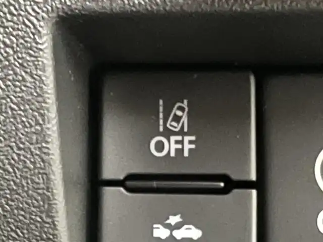 スズキ ジムニー ノマド FC 秋田県 2025(令7)年 0.1千km 黒 ４WD/衝突軽減システム/LEDヘッドライト/スズキ純正１５インチアルミ（夏タイヤ装着）/スマートキー/アイドリングストップ/プッシュスタート/コーナーセンサー/レーンキープアシスト/クルーズコントロール追従走行有/オートマチックハイビーム/ダウンヒルアシストコントロール/ヘッドライトウォッシャー/ステアリングスイッチ/前席シートヒーター/センターデフロック/背面タイヤ/純正フロアマット/オートライト/オートエアコン/パワーステアリング/パワーウィンドウ/ヘッドライトレベライザー/横滑り防止/盗難防止装置/寒冷地仕様/電動格納ウィンカーミラー/保証書/取扱説明書/記録簿/スペアキー×１