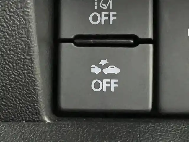 スズキ ジムニー ノマド FC 秋田県 2025(令7)年 0.1千km 黒 ４WD/衝突軽減システム/LEDヘッドライト/スズキ純正１５インチアルミ（夏タイヤ装着）/スマートキー/アイドリングストップ/プッシュスタート/コーナーセンサー/レーンキープアシスト/クルーズコントロール追従走行有/オートマチックハイビーム/ダウンヒルアシストコントロール/ヘッドライトウォッシャー/ステアリングスイッチ/前席シートヒーター/センターデフロック/背面タイヤ/純正フロアマット/オートライト/オートエアコン/パワーステアリング/パワーウィンドウ/ヘッドライトレベライザー/横滑り防止/盗難防止装置/寒冷地仕様/電動格納ウィンカーミラー/保証書/取扱説明書/記録簿/スペアキー×１