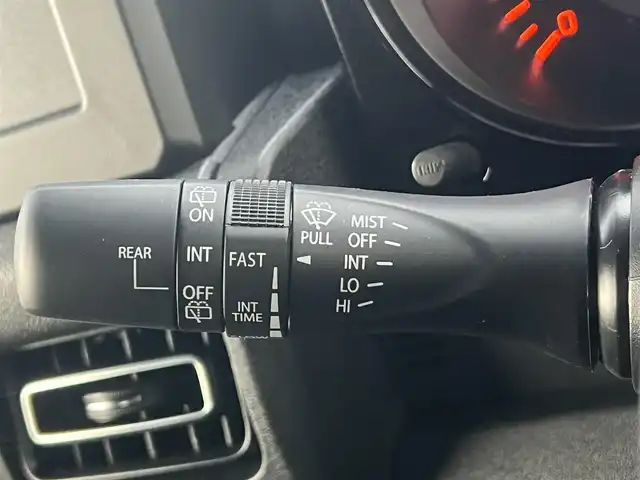 スズキ ジムニー ノマド FC 秋田県 2025(令7)年 0.1千km 黒 ４WD/衝突軽減システム/LEDヘッドライト/スズキ純正１５インチアルミ（夏タイヤ装着）/スマートキー/アイドリングストップ/プッシュスタート/コーナーセンサー/レーンキープアシスト/クルーズコントロール追従走行有/オートマチックハイビーム/ダウンヒルアシストコントロール/ヘッドライトウォッシャー/ステアリングスイッチ/前席シートヒーター/センターデフロック/背面タイヤ/純正フロアマット/オートライト/オートエアコン/パワーステアリング/パワーウィンドウ/ヘッドライトレベライザー/横滑り防止/盗難防止装置/寒冷地仕様/電動格納ウィンカーミラー/保証書/取扱説明書/記録簿/スペアキー×１