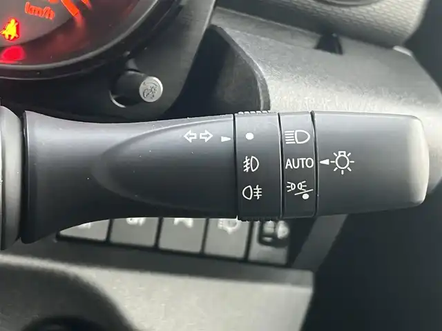 スズキ ジムニー ノマド FC 秋田県 2025(令7)年 0.1千km 黒 ４WD/衝突軽減システム/LEDヘッドライト/スズキ純正１５インチアルミ（夏タイヤ装着）/スマートキー/アイドリングストップ/プッシュスタート/コーナーセンサー/レーンキープアシスト/クルーズコントロール追従走行有/オートマチックハイビーム/ダウンヒルアシストコントロール/ヘッドライトウォッシャー/ステアリングスイッチ/前席シートヒーター/センターデフロック/背面タイヤ/純正フロアマット/オートライト/オートエアコン/パワーステアリング/パワーウィンドウ/ヘッドライトレベライザー/横滑り防止/盗難防止装置/寒冷地仕様/電動格納ウィンカーミラー/保証書/取扱説明書/記録簿/スペアキー×１