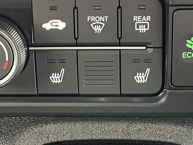 ホンダ Ｎ ＢＯＸ カスタム ターボ 愛知県 2024(令6)年 0.1千km クリスタルブラックパール 届出済未使用車　社外８型ナビ　禁煙車　バックカメラ　シートヒーター　ハーフレザー　両側パワスラ　ＥＴＣ　パドルシフト　ホンダセンシング　衝突軽減装置　追従クルコン　コーナーセンサー　リアロールシェード　コンビニフック付シートバックテーブル(運転席＆助手席)/登録時走行距離27km