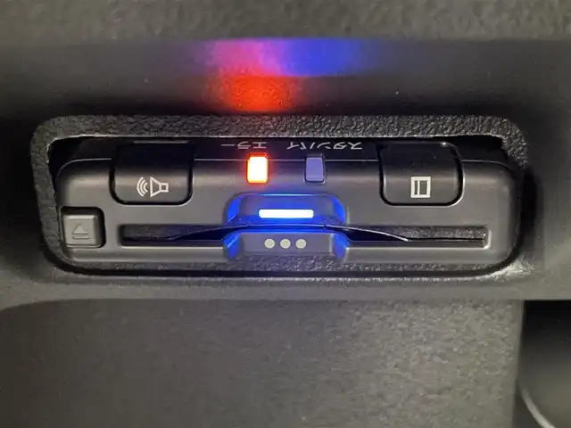 ホンダ Ｎ ＢＯＸ カスタム ターボ 愛知県 2024(令6)年 0.1千km クリスタルブラックパール 届出済未使用車　社外８型ナビ　禁煙車　バックカメラ　シートヒーター　ハーフレザー　両側パワスラ　ＥＴＣ　パドルシフト　ホンダセンシング　衝突軽減装置　追従クルコン　コーナーセンサー　リアロールシェード　コンビニフック付シートバックテーブル(運転席＆助手席)/登録時走行距離27km