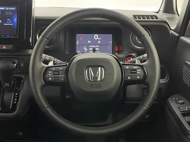 ホンダ Ｎ ＢＯＸ カスタム ターボ 愛知県 2024(令6)年 0.1千km クリスタルブラックパール 届出済未使用車　社外８型ナビ　禁煙車　バックカメラ　シートヒーター　ハーフレザー　両側パワスラ　ＥＴＣ　パドルシフト　ホンダセンシング　衝突軽減装置　追従クルコン　コーナーセンサー　リアロールシェード　コンビニフック付シートバックテーブル(運転席＆助手席)/登録時走行距離27km