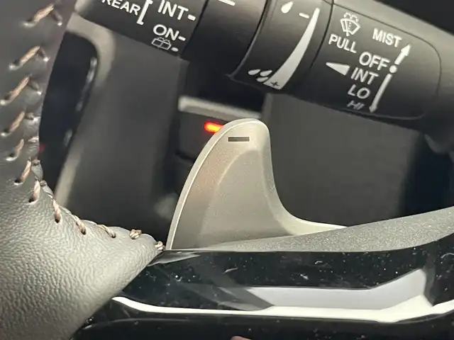 ホンダ Ｎ ＢＯＸ カスタム ターボ 愛知県 2024(令6)年 0.1千km クリスタルブラックパール 届出済未使用車　社外８型ナビ　禁煙車　バックカメラ　シートヒーター　ハーフレザー　両側パワスラ　ＥＴＣ　パドルシフト　ホンダセンシング　衝突軽減装置　追従クルコン　コーナーセンサー　リアロールシェード　コンビニフック付シートバックテーブル(運転席＆助手席)/登録時走行距離27km