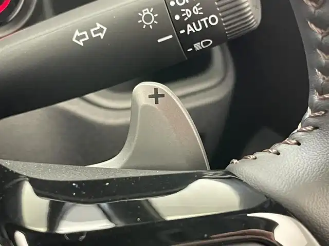 ホンダ Ｎ ＢＯＸ カスタム ターボ 愛知県 2024(令6)年 0.1千km クリスタルブラックパール 届出済未使用車　社外８型ナビ　禁煙車　バックカメラ　シートヒーター　ハーフレザー　両側パワスラ　ＥＴＣ　パドルシフト　ホンダセンシング　衝突軽減装置　追従クルコン　コーナーセンサー　リアロールシェード　コンビニフック付シートバックテーブル(運転席＆助手席)/登録時走行距離27km