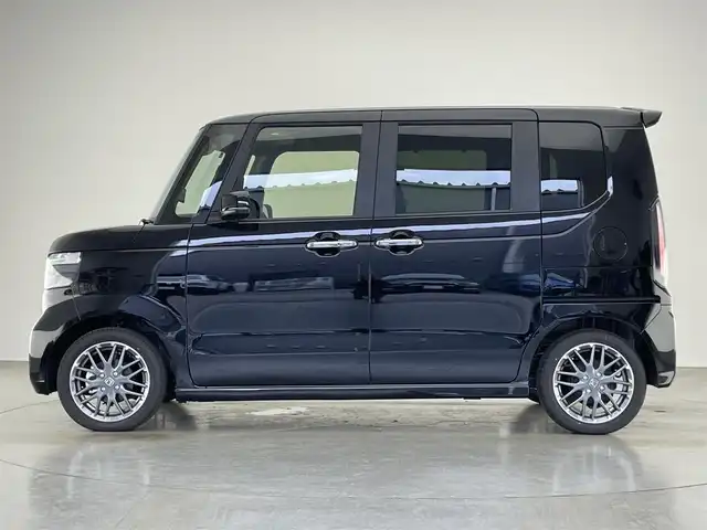 ホンダ Ｎ ＢＯＸ カスタム ターボ 愛知県 2024(令6)年 0.1千km クリスタルブラックパール 届出済未使用車　社外８型ナビ　禁煙車　バックカメラ　シートヒーター　ハーフレザー　両側パワスラ　ＥＴＣ　パドルシフト　ホンダセンシング　衝突軽減装置　追従クルコン　コーナーセンサー　リアロールシェード　コンビニフック付シートバックテーブル(運転席＆助手席)/登録時走行距離27km