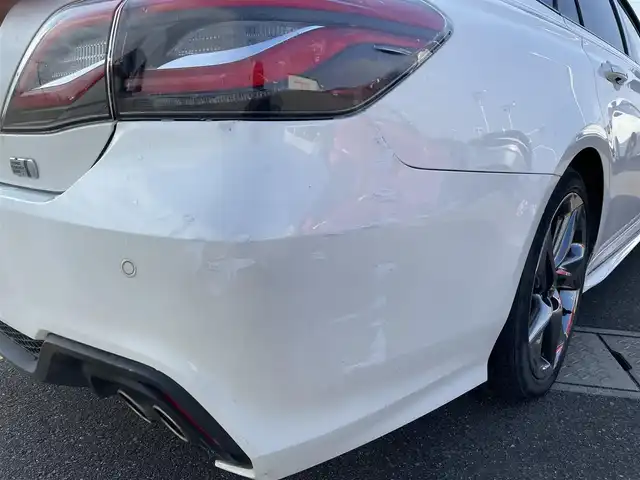 トヨタ クラウン ハイブリッド RS アドバンス 佐賀県 2018(平30)年 12.7万km ホワイトパールクリスタルシャイン 純正ダブルディスプレイナビ/・フルセグTV/CD/DVD/USB/Bluetooth/バックカメラ/前方ドライブレコーダー/ビルトインETC2.0/ヘッドアップディスプレイ/リバース連動ドアミラー/デジタルインナーミラー/TVキャンセラー/100V電源/電子パーキングブレーキ/・AUTO HOLD機能/ハーフレザーシート/DN席パワーシート(D席メモリー機能付)/シートヒーター/ISOFIX対応/パドルシフト/革巻きステアリング/ステアリングヒーター/ステアリングリモコン/純正18インチアルミホイール/純正LEDヘッドライト/・オートマチックハイビーム/純正LEDフォグランプ/純正フロアマット/純正ドアバイザ―/取扱説明書/トヨタセーフティセンス/・レーダークルーズコントロール/・プリクラッシュセーフティ/・レーンディパーチャーアラート/・ブラインドスポットモニター/・クリアランスソナー/・リヤクロストラフィックアラート/・パーキングサポートブレーキ/・ロードサインアシスト