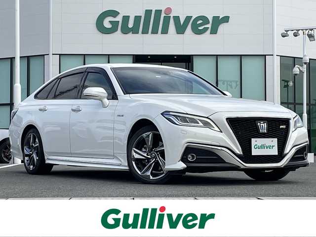 トヨタ クラウン ハイブリッド RS アドバンス 佐賀県 2018(平30)年 12.7万km ホワイトパールクリスタルシャイン 純正ダブルディスプレイナビ/・フルセグTV/CD/DVD/USB/Bluetooth/バックカメラ/前方ドライブレコーダー/ビルトインETC2.0/ヘッドアップディスプレイ/リバース連動ドアミラー/デジタルインナーミラー/TVキャンセラー/100V電源/電子パーキングブレーキ/・AUTO HOLD機能/ハーフレザーシート/DN席パワーシート(D席メモリー機能付)/シートヒーター/ISOFIX対応/パドルシフト/革巻きステアリング/ステアリングヒーター/ステアリングリモコン/純正18インチアルミホイール/純正LEDヘッドライト/・オートマチックハイビーム/純正LEDフォグランプ/純正フロアマット/純正ドアバイザ―/取扱説明書/トヨタセーフティセンス/・レーダークルーズコントロール/・プリクラッシュセーフティ/・レーンディパーチャーアラート/・ブラインドスポットモニター/・クリアランスソナー/・リヤクロストラフィックアラート/・パーキングサポートブレーキ/・ロードサインアシスト
