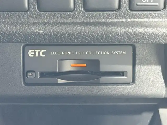 日産 エルグランド ライダー 大阪府 2017(平29)年 6.3万km ブリリアントホワイトパール プロパイロット　全方位カメラ　後席モニター　純正ナビＴＶ　黒革シート　両側パワスラ　パワーシート　シートヒーター　ＥＴＣ　クルコン　ＬＥＤヘッドライト　コーナーセンサー　電動リアゲート　スマートキー