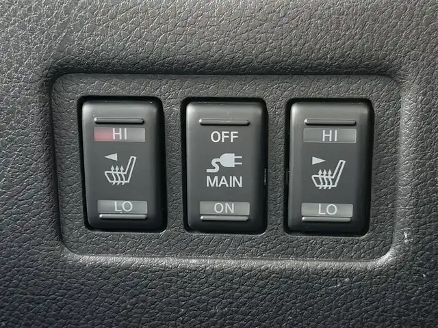 日産 エルグランド ライダー 大阪府 2017(平29)年 6.3万km ブリリアントホワイトパール プロパイロット　全方位カメラ　後席モニター　純正ナビＴＶ　黒革シート　両側パワスラ　パワーシート　シートヒーター　ＥＴＣ　クルコン　ＬＥＤヘッドライト　コーナーセンサー　電動リアゲート　スマートキー