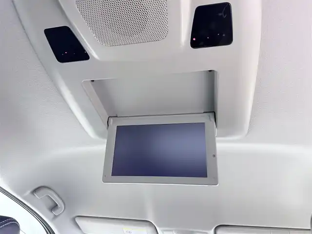 日産 エルグランド ライダー 大阪府 2017(平29)年 6.3万km ブリリアントホワイトパール プロパイロット　全方位カメラ　後席モニター　純正ナビＴＶ　黒革シート　両側パワスラ　パワーシート　シートヒーター　ＥＴＣ　クルコン　ＬＥＤヘッドライト　コーナーセンサー　電動リアゲート　スマートキー