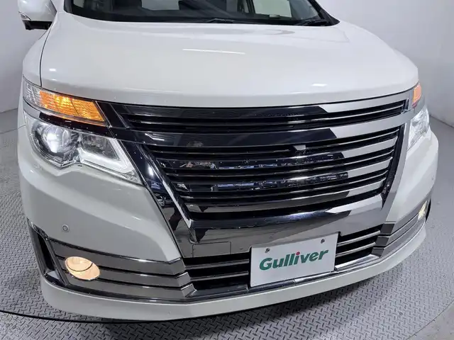 日産 エルグランド ライダー 大阪府 2017(平29)年 6.3万km ブリリアントホワイトパール プロパイロット　全方位カメラ　後席モニター　純正ナビＴＶ　黒革シート　両側パワスラ　パワーシート　シートヒーター　ＥＴＣ　クルコン　ＬＥＤヘッドライト　コーナーセンサー　電動リアゲート　スマートキー