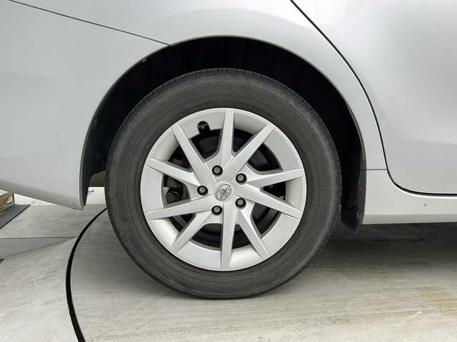 トヨタ プリウス α G 愛知県 2013(平25)年 6.9万km シルバーM 純正7型ナビ【NSZT-W62G】/Bluetooth/CD/DVD/フルセグ/バックカメラ/純正フロアマット/EVMODE/ECOMODE/PWRMODE/ETC/ドアバイザー/ヘッドライトウォッシャー/フォグランプ