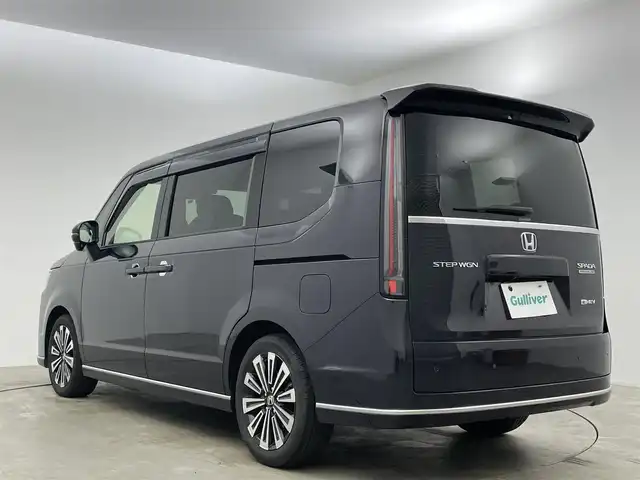 ホンダ ステップワゴン スパーダ eHEV プレミアムライン 岡山県 2022(令4)年 3万km トワイライトミストブラックパール 純正9インチメモリナビ/（CD/DVD/Bluetooth/フルセグ/Carplay）/衝突軽減ブレーキ/両側電動スライドドア/レーダークルーズコントロール/ビルトインETC2.0/LEDヘッドライト/アラウンドビューモニター/ドライブレコーダー/デジタルインナーミラー/電動リアゲート/レーンキープアシスト/オートハイビーム/ブラインドスポットモニター/プッシュスタート/スマートキー×2/ドアバイザー/純正フロアマット/取扱説明書/新車保証書