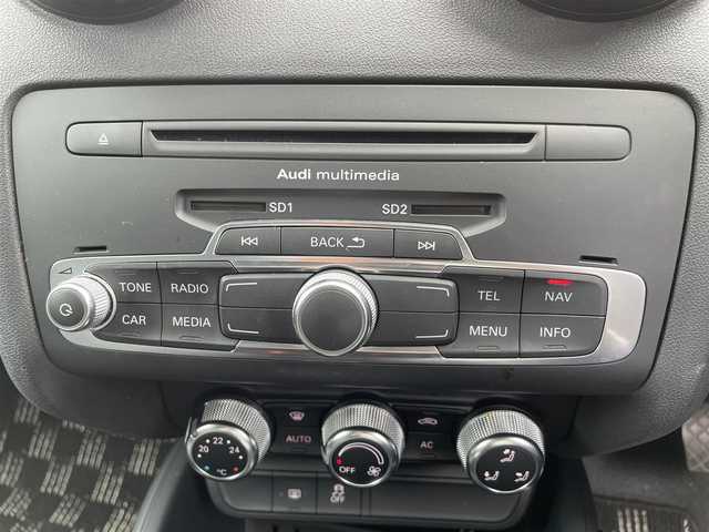 アウディ Ａ１ スポーツバック 1．4TFSI 愛知県 2012(平24)年 8.1万km グレイシアホワイトメタリック /スマートキー//純正ナビ//地デジTV//ETC//純正フロアマット//純正16インチAW//カーテンエアバック//革巻きステアリング//オートライト//ウィンカーミラー//ドラレコ（HDR103）//ドライバーインフォメーションシステム//マルチファンクションステアリングホイール//サービスインターバルディスプレイ//エレクトロニックスタビリゼーションコントロール