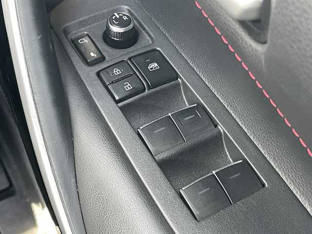 トヨタ カローラ スポーツ ハイブリッドG Z 千葉県 2018(平30)年 2.7万km シルバーM トヨタセーフティセンス/TRDフルエアロ/純正ディーラーOP9インチナビ/Bluetooth/フルセグTV/バックカメラ/レーダークルーズコントロール/ステアリングリモコン/オートホールド/オートハイビーム