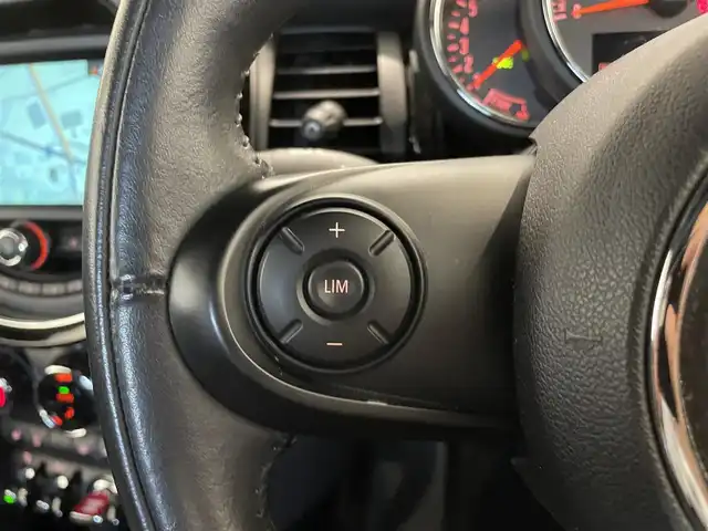 ＭＩＮＩ ミニ クーパー コンバーチブル 熊本県 2019(令1)年 3.9万km 青 ・スマートキー/・プッシュスタート/・電動オープン/・インテリジェントセーフティ/・PDC自動起動/・パーキングアシスト/・前席シートヒーター /・純正HDDナビ/　【Bluetooth・USB・MSV】/・バックカメラ/・ETC/・ドライブレコーダー(前方録画)/・LEDヘッドランプ/・LEDフォグランプ/・UKテール
