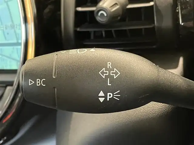 ＭＩＮＩ ミニ クーパー コンバーチブル 熊本県 2019(令1)年 3.9万km 青 ・スマートキー/・プッシュスタート/・電動オープン/・インテリジェントセーフティ/・PDC自動起動/・パーキングアシスト/・前席シートヒーター /・純正HDDナビ/　【Bluetooth・USB・MSV】/・バックカメラ/・ETC/・ドライブレコーダー(前方録画)/・LEDヘッドランプ/・LEDフォグランプ/・UKテール