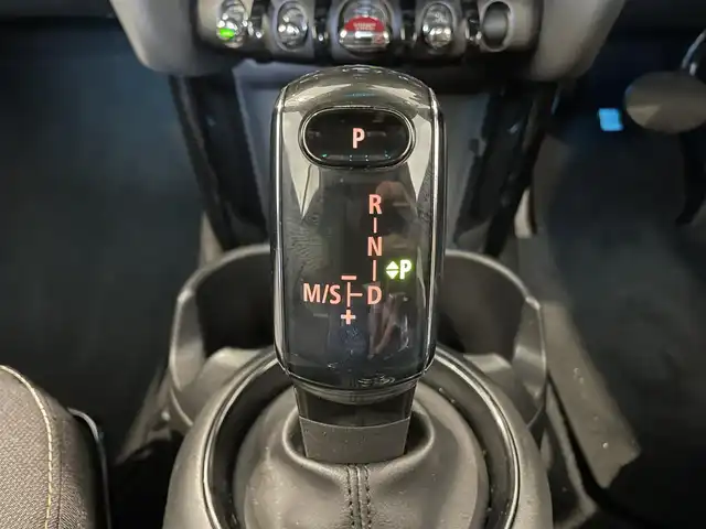 ＭＩＮＩ ミニ クーパー コンバーチブル 熊本県 2019(令1)年 3.9万km 青 ・スマートキー/・プッシュスタート/・電動オープン/・インテリジェントセーフティ/・PDC自動起動/・パーキングアシスト/・前席シートヒーター /・純正HDDナビ/　【Bluetooth・USB・MSV】/・バックカメラ/・ETC/・ドライブレコーダー(前方録画)/・LEDヘッドランプ/・LEDフォグランプ/・UKテール