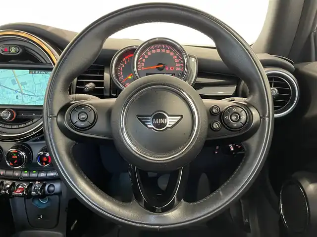 ＭＩＮＩ ミニ クーパー コンバーチブル 熊本県 2019(令1)年 3.9万km 青 ・スマートキー/・プッシュスタート/・電動オープン/・インテリジェントセーフティ/・PDC自動起動/・パーキングアシスト/・前席シートヒーター /・純正HDDナビ/　【Bluetooth・USB・MSV】/・バックカメラ/・ETC/・ドライブレコーダー(前方録画)/・LEDヘッドランプ/・LEDフォグランプ/・UKテール