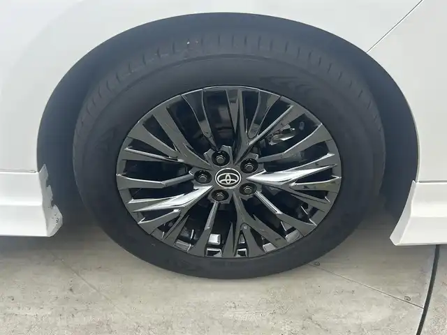 トヨタ ヴェルファイア Z プレミア 岡山県 2023(令5)年 1.5万km プラチナホワイトパールマイカ GRエアロ/GRマフラー/デジタルインナーミラー/左右独立ムーンルーフ/純正１４インチディスプレイオーディオ/【ナビ/Bluetooth/フルセグTV/Carplay/HDMI/USB】/茶色レザーシート/トヨタ チームメイト/　・アドバンスト　パーク/　・アドバンスト　ドライブ/トヨタセーフティーセンス/　・プリクラッシュセーフティ/　・レーントレーシングアシスト/　・レーダークルーズコントロール/　・アダプティブハイビームシステム/　・ロードサインアシスト/　・フロントクロストラフィックアラート/パノラミックビューモニター/1列目＆2列目シートヒーター/1列目＆2列目エアシート/ビルトインＥＴＣ２．０/１００Ｖ電源/三眼ＬＥＤヘッドライト/パドルシフト/置くだけ充電/両側電動スライドドア