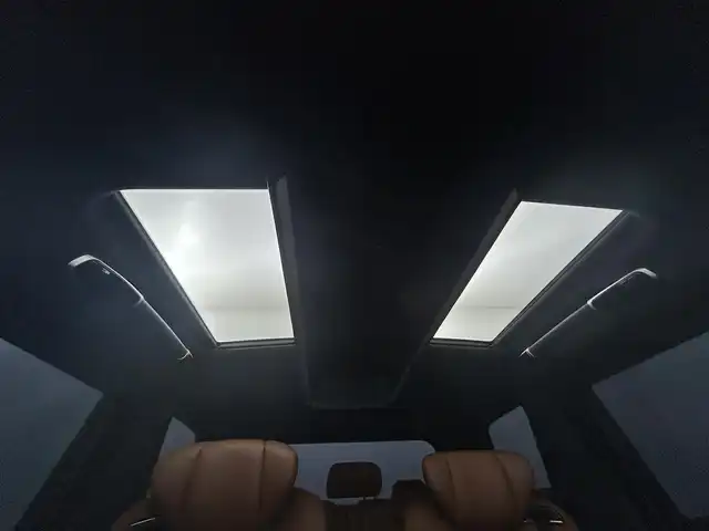 トヨタ ヴェルファイア Z プレミア 岡山県 2023(令5)年 1.5万km プラチナホワイトパールマイカ GRエアロ/GRマフラー/デジタルインナーミラー/左右独立ムーンルーフ/純正１４インチディスプレイオーディオ/【ナビ/Bluetooth/フルセグTV/Carplay/HDMI/USB】/茶色レザーシート/トヨタ チームメイト/　・アドバンスト　パーク/　・アドバンスト　ドライブ/トヨタセーフティーセンス/　・プリクラッシュセーフティ/　・レーントレーシングアシスト/　・レーダークルーズコントロール/　・アダプティブハイビームシステム/　・ロードサインアシスト/　・フロントクロストラフィックアラート/パノラミックビューモニター/1列目＆2列目シートヒーター/1列目＆2列目エアシート/ビルトインＥＴＣ２．０/１００Ｖ電源/三眼ＬＥＤヘッドライト/パドルシフト/置くだけ充電/両側電動スライドドア