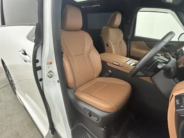 トヨタ ヴェルファイア Z プレミア 岡山県 2023(令5)年 1.5万km プラチナホワイトパールマイカ GRエアロ/GRマフラー/デジタルインナーミラー/左右独立ムーンルーフ/純正１４インチディスプレイオーディオ/【ナビ/Bluetooth/フルセグTV/Carplay/HDMI/USB】/茶色レザーシート/トヨタ チームメイト/　・アドバンスト　パーク/　・アドバンスト　ドライブ/トヨタセーフティーセンス/　・プリクラッシュセーフティ/　・レーントレーシングアシスト/　・レーダークルーズコントロール/　・アダプティブハイビームシステム/　・ロードサインアシスト/　・フロントクロストラフィックアラート/パノラミックビューモニター/1列目＆2列目シートヒーター/1列目＆2列目エアシート/ビルトインＥＴＣ２．０/１００Ｖ電源/三眼ＬＥＤヘッドライト/パドルシフト/置くだけ充電/両側電動スライドドア